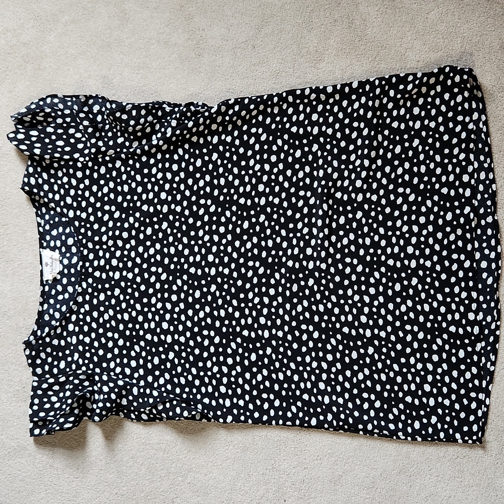 Flutter Sleeve Black and White Blouse - Small